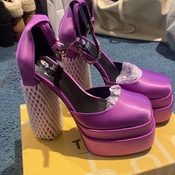NWT THESHY | Platformed High Heels - Picture 3 of 4